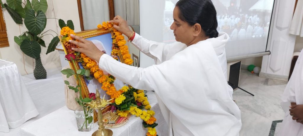 विश्व बंधुत्व दिवस के रूप में मनाई गई डॉक्टर दादी प्रकाशमणि जी की 15वीं पुण्य स्मृति